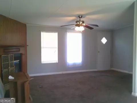Living - 1612 N Hicks Rd, Toccoa, GA 30577 photo 4 of 6