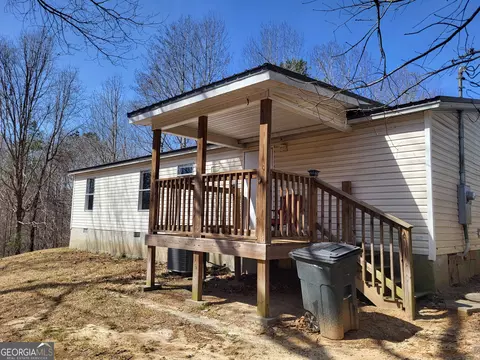 Exterior - 1612 N Hicks Rd, Toccoa, GA 30577 photo 2 of 8