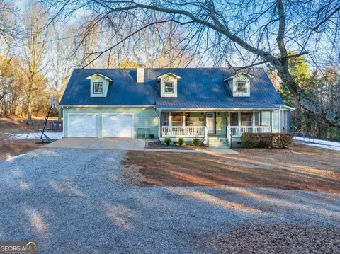 8201 Breezy Ln, Clermont, GA 30527