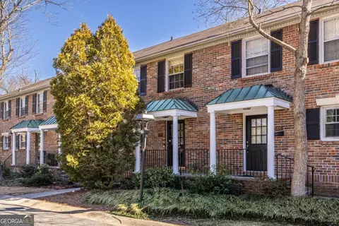 6700 Roswell Rd #17D, Sandy Springs, GA 30328