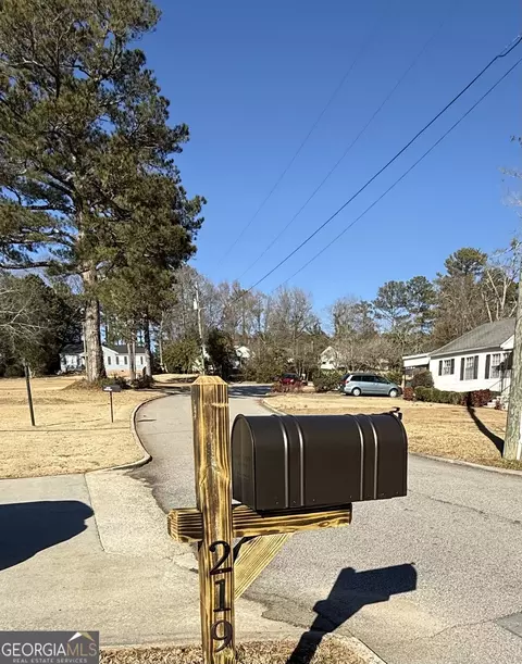 219 Beechwood Cir, Lagrange, GA 30240 photo 3