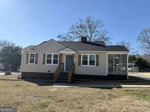219 Beechwood Cir, Lagrange, GA 30240