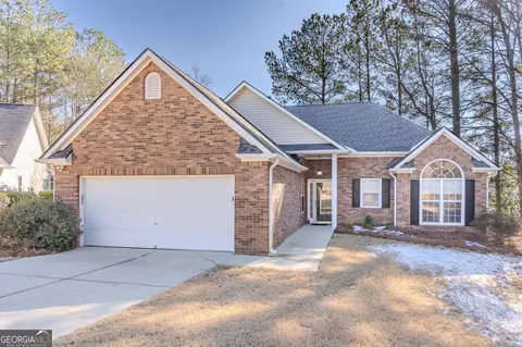 140 Cloverwood Dr, Fayetteville, GA 30215