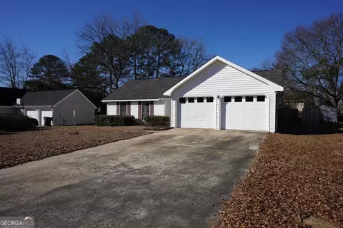 102 Cherren Dale Dr, Warner Robins, GA 31088