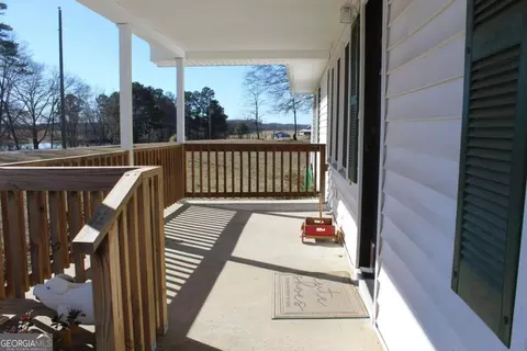 390 Garrison Rd, Carnesville, GA 30521 photo 2