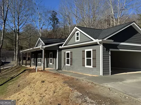 375 Smokerise Dr, Hayesville, NC 28904