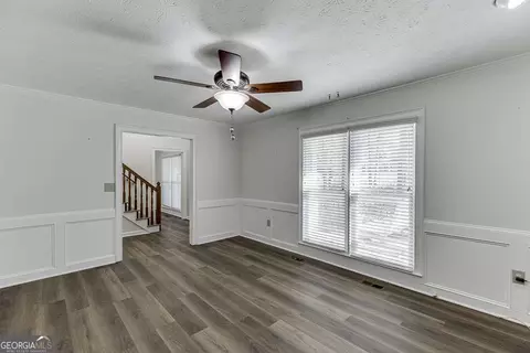 1530 Plunketts Rd, Buford, GA 30519 photo 9