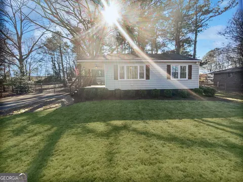 1048 Plainview Dr, Marietta, GA 30066