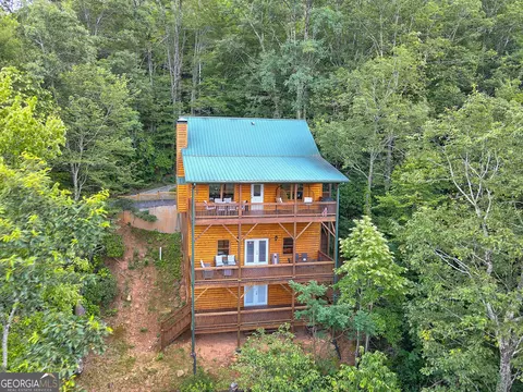 672 Screamer Dr, Clayton, GA 30525