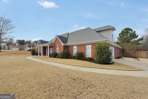 109 Natures Pointe Dr, Hampton, GA 30228 photo 3