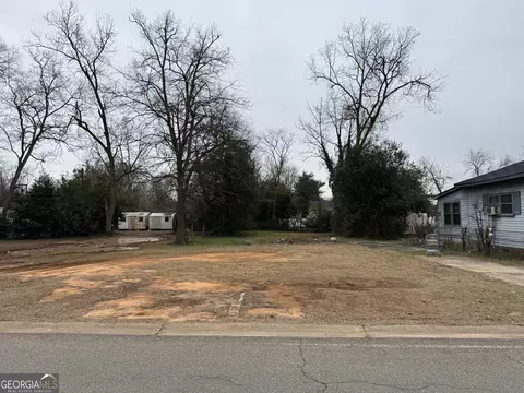 523 W Floyd St, Sandersville, GA 31082