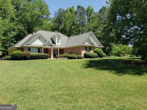 133 Barrington Farms Dr, Sharpsburg, GA 30277
