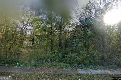 1106 E 7th St, West Point, GA 31833