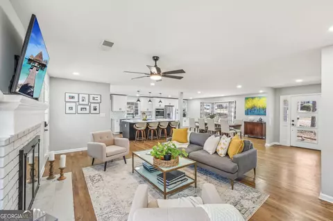 250 E Valley Dr, Marietta, GA 30068 photo 8