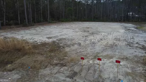B Henrietta, Kingsland, GA 31548