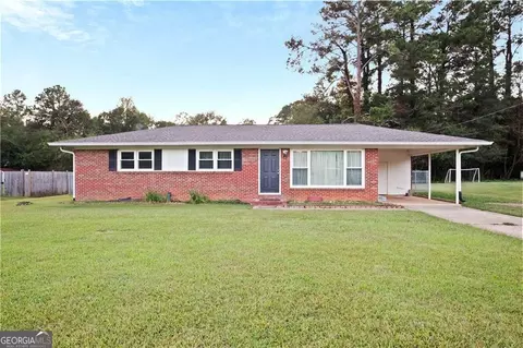 40 Crestview Cir, Carrollton, GA 30117