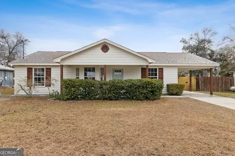 307 Clarks Bluff Rd, Kingsland, GA 31548