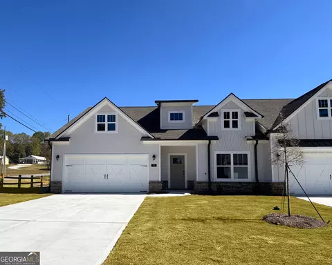 9 Village Ct #1, Cleveland, GA 30528