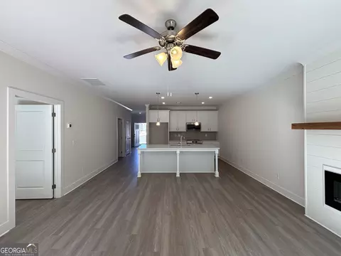 Living - 90 Village Ct #10, Cleveland, GA 30528 photo 1 of 4