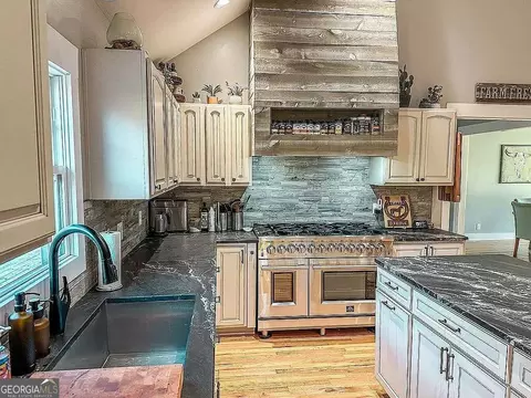 Kitchen - 1150 Sutton Rd, Demorest, GA 30535 photo 2 of 5