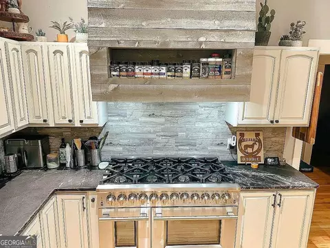 Kitchen - 1150 Sutton Rd, Demorest, GA 30535 photo 3 of 5