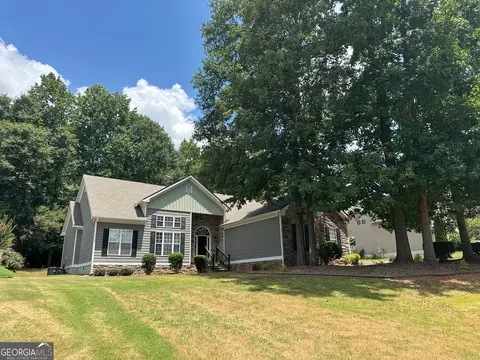 68 Glencrest Dr, Commerce, GA 30529