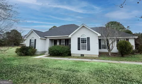 100 Kingsland Rd, Hawkinsville, GA 31036