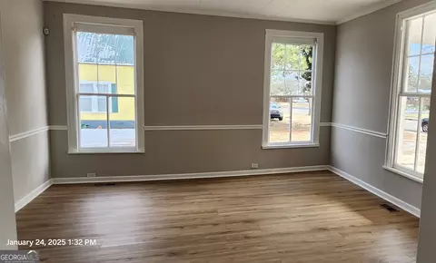 Living - 407 E Pine St, Vienna, GA 31092 photo 1 of 2