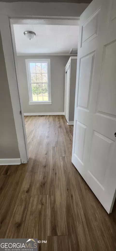 Entry Way - 407 E Pine St, Vienna, GA 31092 photo 3 of 5