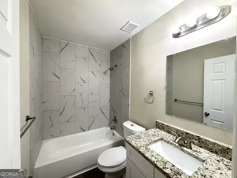 Bath - 3880 Springleaf Ct, Stone Mountain, GA 30083 photo 3 of 4