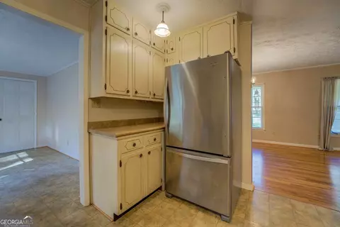 Kitchen - 155 Island Shoals Rd, Covington, GA 30016 photo 3 of 3