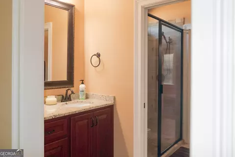 Bath - 202 Stacy Ln, Warner Robins, GA 31088 photo 4 of 11