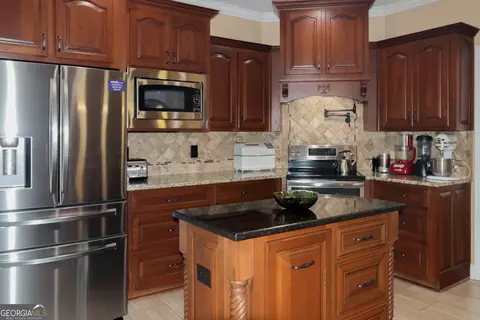Kitchen - 202 Stacy Ln, Warner Robins, GA 31088 photo 2 of 5