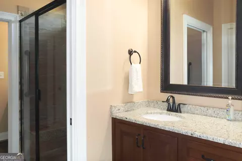 Bath - 202 Stacy Ln, Warner Robins, GA 31088 photo 6 of 11