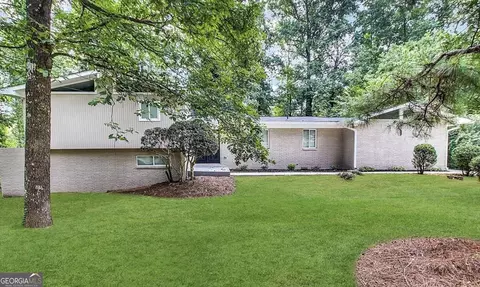 5515 Saint Lo Ln, College Park, GA 30349