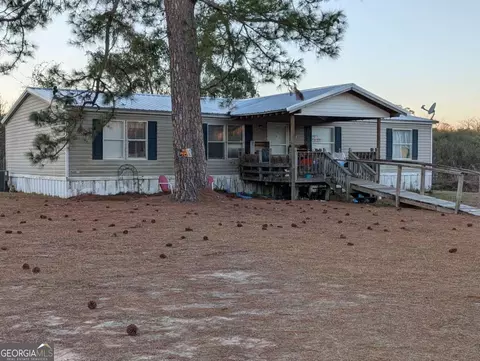 195 Michael Hires Rd, Jesup, GA 31545