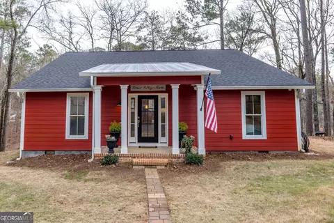 455 Cedar Dr, Hamilton, GA 31811