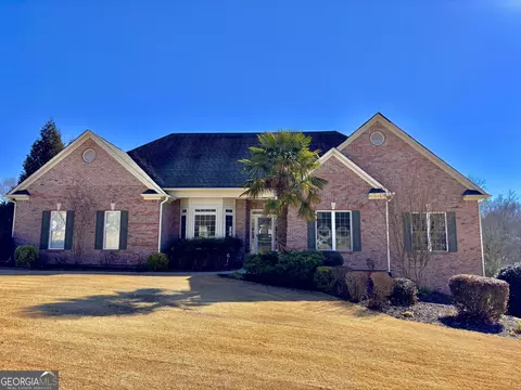 932 Cruce Lake Dr, Hoschton, GA 30548