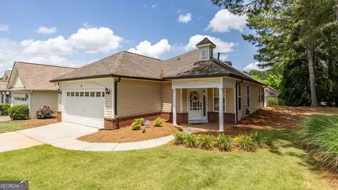 3 Hillside Dr, Newnan, GA 30265