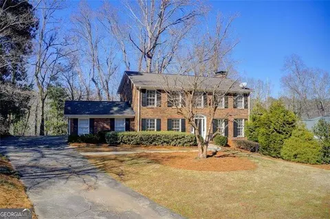 882 Edgewater Trl, Atlanta, GA 30328
