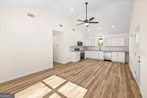 588 S Broad St, Toccoa, GA 30577 photo 9