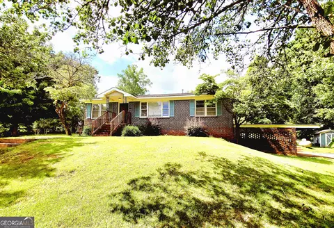 2749 18 Hwy, West Point, GA 31833