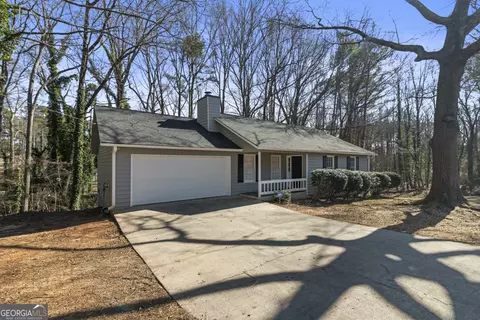 10 Burnt Hickory Ct, Stockbridge, GA 30281
