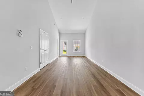 Living - 207 Lenox Cir, Lagrange, GA 30241 photo 3 of 3
