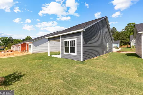 Exterior - 207 Lenox Cir, Lagrange, GA 30241 photo 3 of 4