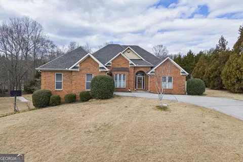 28 Huntington Dr, Lavonia, GA 30553