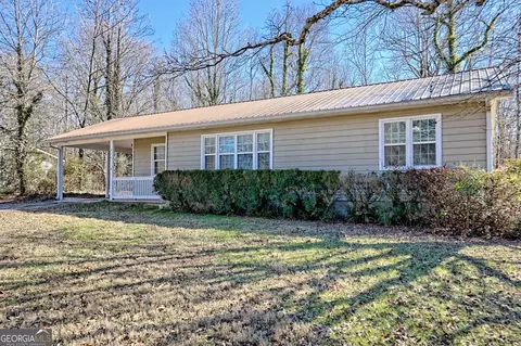 214 Woodvale St, Clarkesville, GA 30523