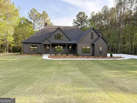 151 Flint Farms Dr, Concord, GA 30206