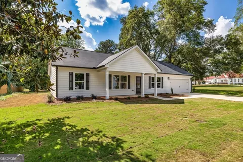 126 Durand St, Woodbury, GA 30293