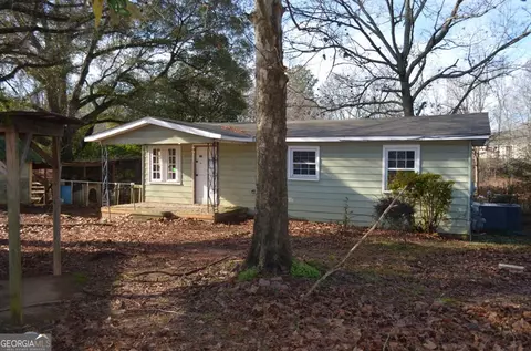 566 Indian Springs Dr, Forsyth, GA 31029